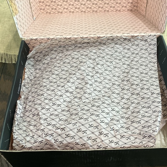 Victoria’s Secret Vintage White Leather Stilettos - Picture 11 of 12